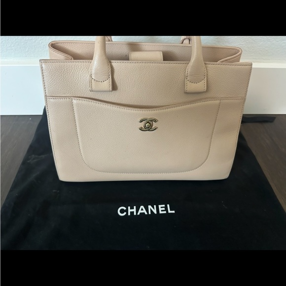 Chanel Light Beige Tote Bag - Picture 1 of 2